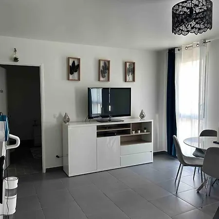F2 Equipe /paris /le Bourget /cdg/stade De France Apartament *
